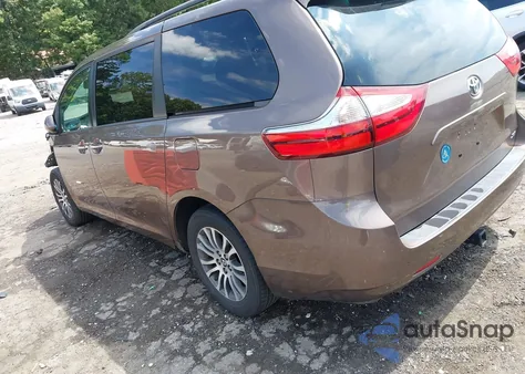 2018 Toyota Sienna Xle 8 Passenger z USA, uszkodzony, nr VIN 5TDYZ3DC8JS954640